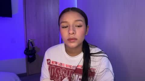 Snapshot of kimmi_foxy chatting on July 3, 3:51 pm kimmi online show from July 3, 3:51 pm