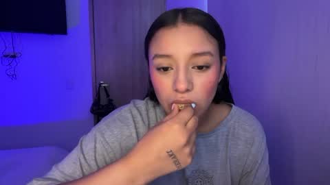 Snapshot of kimmi_foxy chatting on July 4, 12:44 pm kimmi online show from July 4, 12:44 pm