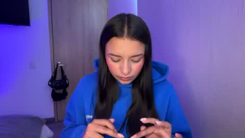 Snapshot of kimmi_foxy chatting on July 17, 4:01 pm kimmi online show from July 17, 4:01 pm