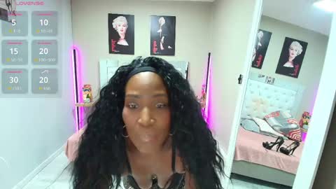 Snapshot of kimmturner chatting on June 3, 12:52 pm Kim online show from June 3, 12:52 pm