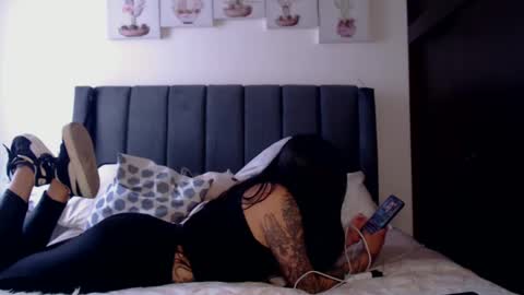 Snapshot of kimmy_one_ chatting on February 5, 6:37 pm kelly online show from February 5, 6:37 pm