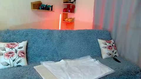 Kim online show from April 20, 7:15 pm