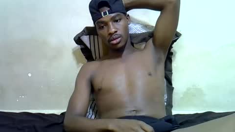 kimzsguyz online show from March 2, 7:15 am