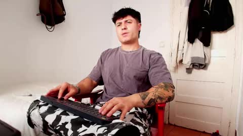 Snapshot of king_master_juan chatting on October 24, 11:17 am The Best Master online show from October 24, 11:17 am