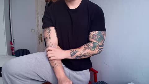 Snapshot of king_master_juan chatting on February 24, 9:51 am The Best Master online show from February 24, 9:51 am