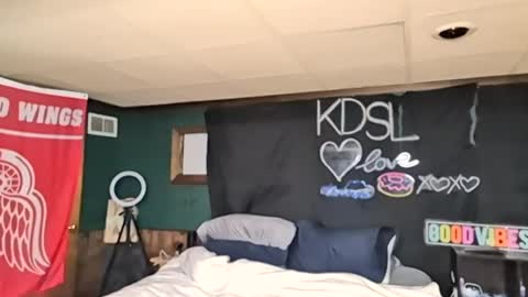 kingdaddysayless online show from June 12, 11:35 pm
