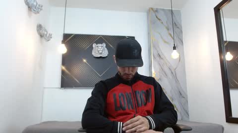 KING  online show from March 22, 3:10 am