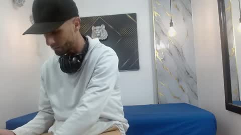 KING  online show from April 12, 3:44 am