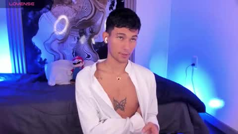  A L E X  online show from February 15, 12:51 am