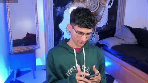  A L E X  online show from April 1, 4:35 am