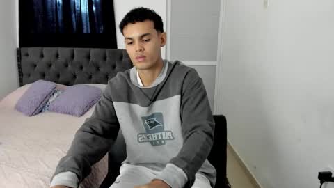 DOMINANT ALPHA KINGS online show from December 2, 6:58 pm