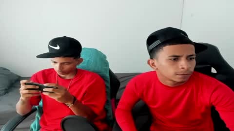 DOMINANT ALPHA KINGS online show from April 18, 8:09 pm