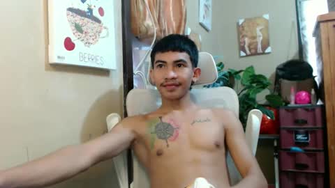 Snapshot of kingscock18 chatting on October 25, 12:18 am ALVIN online show from October 25, 12:18 am