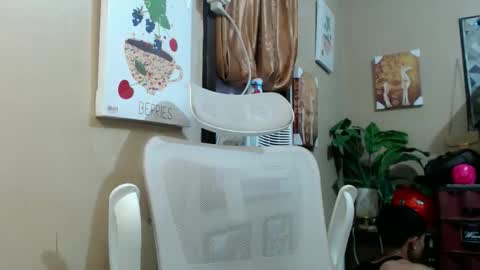 Snapshot of kingscock18 chatting on November 22, 10:36 am ALVIN online show from November 22, 10:36 am