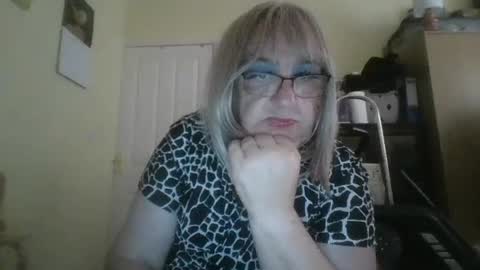 Cynthia Pvc lips online show from July 1, 7:35 pm