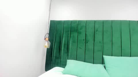 Snapshot of kinky_dakota chatting on December 19, 1:18 pm dakota online show from December 19, 1:18 pm