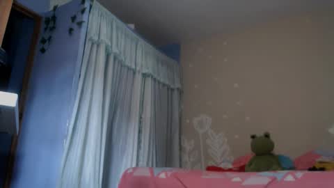 kinky_eli_ online show from April 17, 2:42 pm