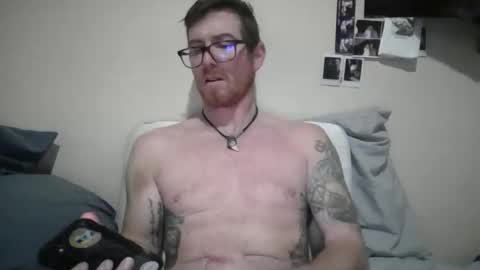 Snapshot of kinkyhiker chatting on December 3, 6:43 am kinkyhiker online show from December 3, 6:43 am