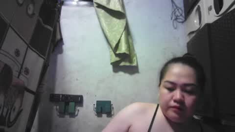 Snapshot of kinkyhotcumm chatting on November 1, 6:21 pm KAREN online show from November 1, 6:21 pm