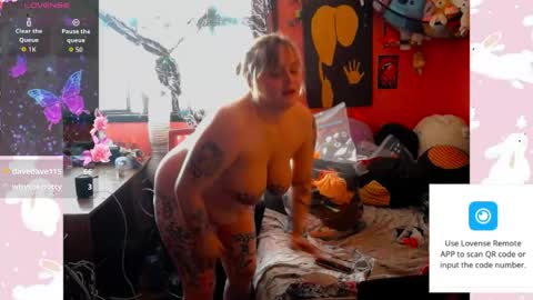 kinkyivy99 online show from May 25, 11:44 pm