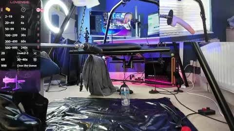 Snapshot of kinkyjessica_xd chatting on April 6, 11:33 am JessicaXD online show from April 6, 11:33 am