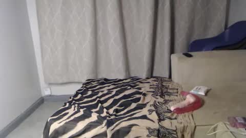 kinkynanno online show from April 19, 12:22 am