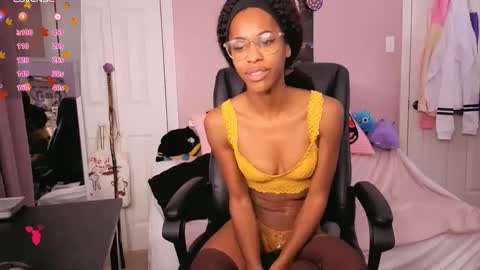 Snapshot of kira21_13 chatting on November 16, 12:27 am Kira21 13 online show from November 16, 12:27 am