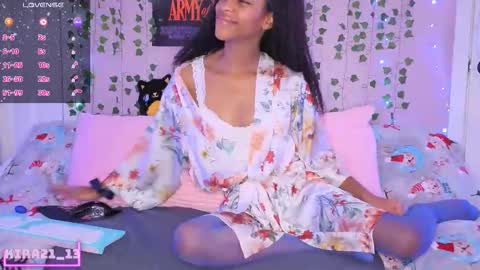 Snapshot of kira21_13 chatting on December 23, 1:25 am Kira21 13 online show from December 23, 1:25 am