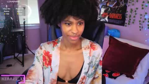 Snapshot of kira21_13 chatting on April 2, 6:27 pm Kira21 13 online show from April 2, 6:27 pm