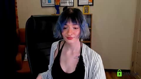 Snapshot of kira__cutie chatting on January 31, 8:51 pm Kira online show from January 31, 8:51 pm