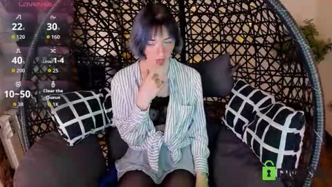 Snapshot of kira__cutie chatting on February 13, 9:44 pm Kira online show from February 13, 9:44 pm