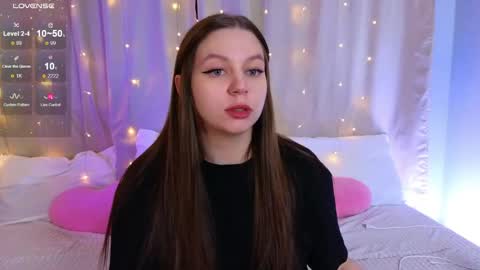 Snapshot of kira_briis chatting on April 26, 5:32 pm Kira Briis online show from April 26, 5:32 pm