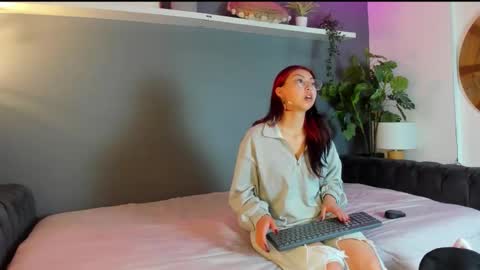 kira_exe online show from February 16, 12:01 pm