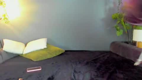 kira_exe online show from March 27, 11:32 am