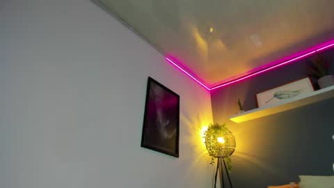 kira_exe online show from April 1, 1:41 pm