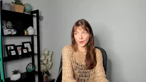 KIRA online show from May 25, 5:46 am