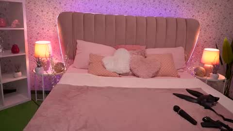 Kira online show from September 13, 6:08 pm