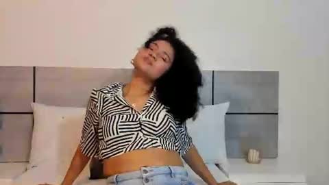 Snapshot of kiraspell chatting on July 11, 11:02 am kiraspell online show from July 11, 11:02 am