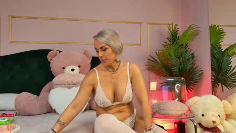 Kirra online show from March 6, 5:31 pm