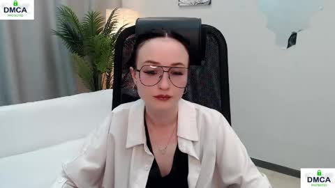 Louise online show from June 10, 8:57 am