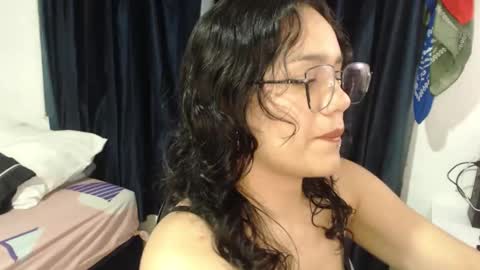 kitcatdreams online show from May 4, 12:28 am