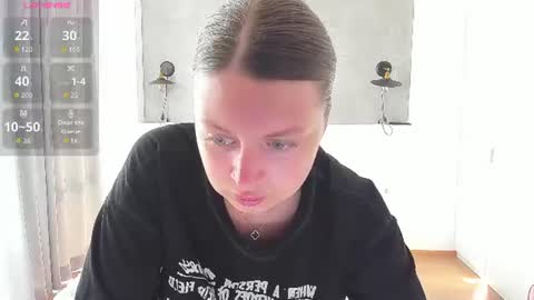 Snapshot of kitkatvel chatting on June 24, 5:28 am kitkatvel online show from June 24, 5:28 am