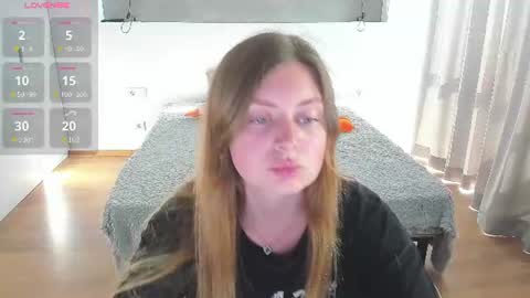 Snapshot of kitkatvel chatting on June 28, 5:35 am kitkatvel online show from June 28, 5:35 am