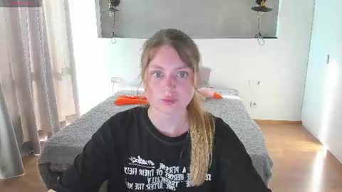 Snapshot of kitkatvel chatting on July 1, 5:09 am kitkatvel online show from July 1, 5:09 am