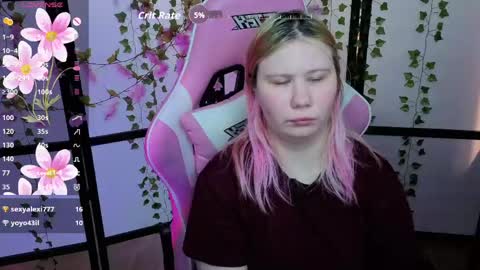 Snapshot of kitsune_little chatting on May 9, 1:44 am kitsune_little online show from May 9, 1:44 am