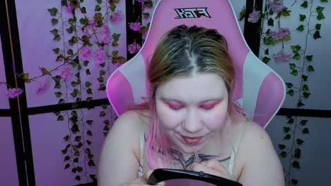 Snapshot of kitsune_little chatting on May 14, 8:21 am kitsune_little online show from May 14, 8:21 am