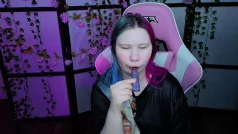 Snapshot of kitsune_little chatting on May 23, 10:36 pm kitsune_little online show from May 23, 10:36 pm