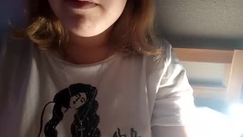 Snapshot of kitsuneniki chatting on January 5, 7:06 pm kitsuneniki online show from January 5, 7:06 pm