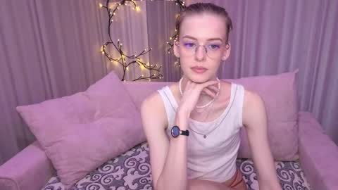 Kitty online show from June 3, 12:46 am