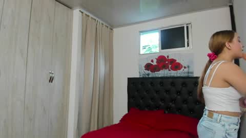 kitty_f00x online show from June 21, 8:11 pm